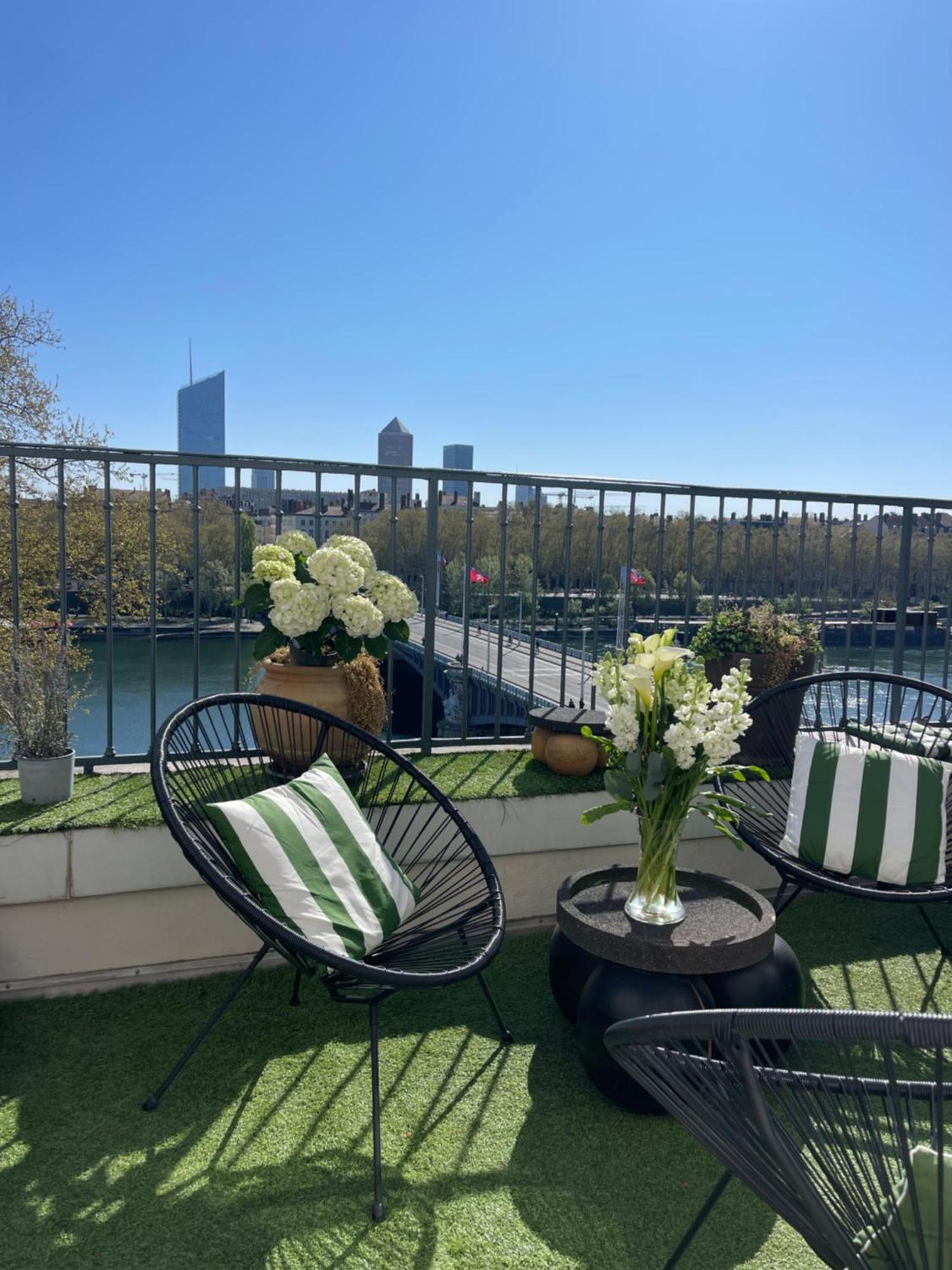 Coeur De Lyon Avec Terrasse Et Jacuzzi Appartement Buitenkant foto